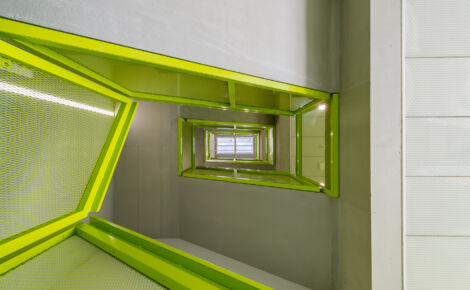 Geländer Treppenhaus von unten